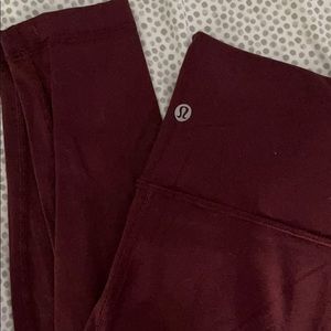 Lululemon burgundy full length wonder under 6